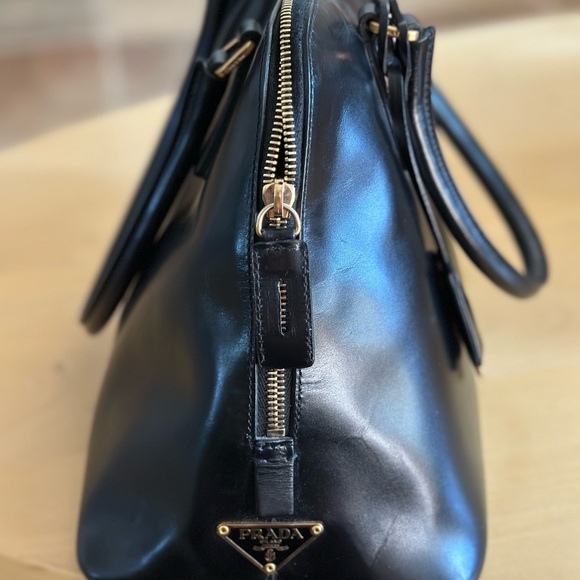 Prada Classic Medium Leather Handbag in Like New Condition - Picture 10 of 15